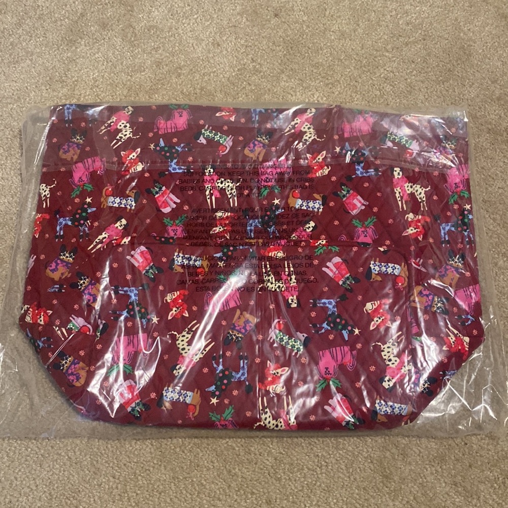 New Vera Bradley Essential Grand Tote Holiday Hounds - Picture 4 of 5